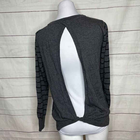 Pixley for Stirch Fix grey striped open back top size small - Picture 4 of 9